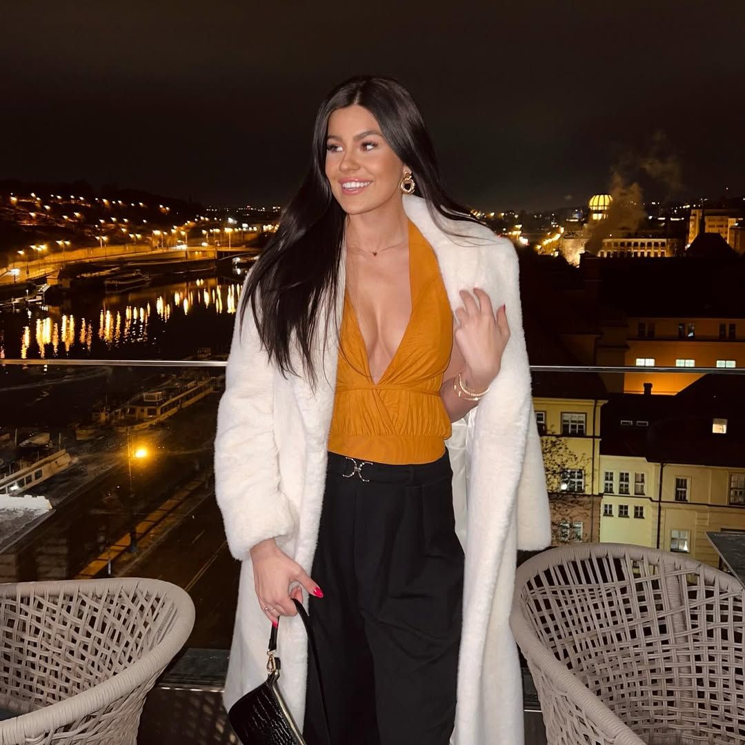 GABRIELA LHOTÁKOVÁ 3